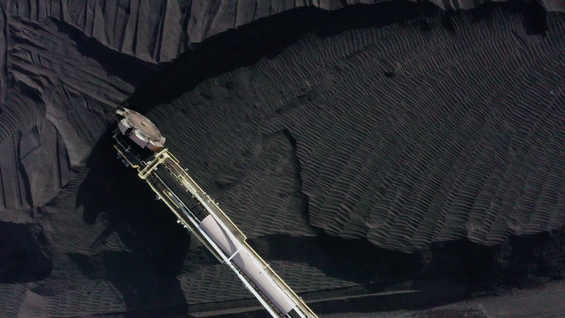 DAHA İYİ BİRGELECEK YARATMAKİÇİN ÇALIŞIYORUZ